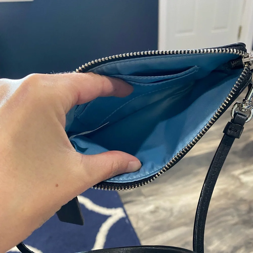 COACH || Wristlet